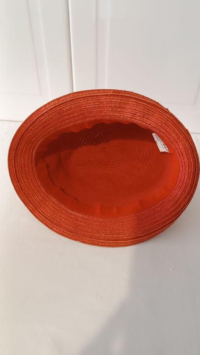 Chapéu coral. Faixa bege . 54 cm