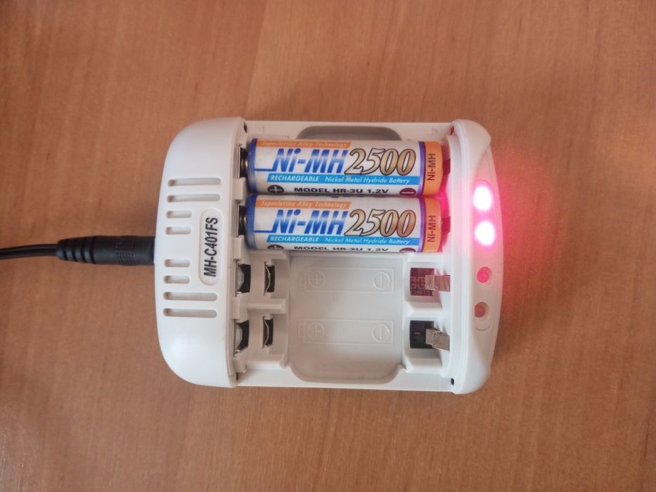 Зарядний пристрій Powerex (MAHA) MH-C401FS для NiMH / NiCd AA, AAA
