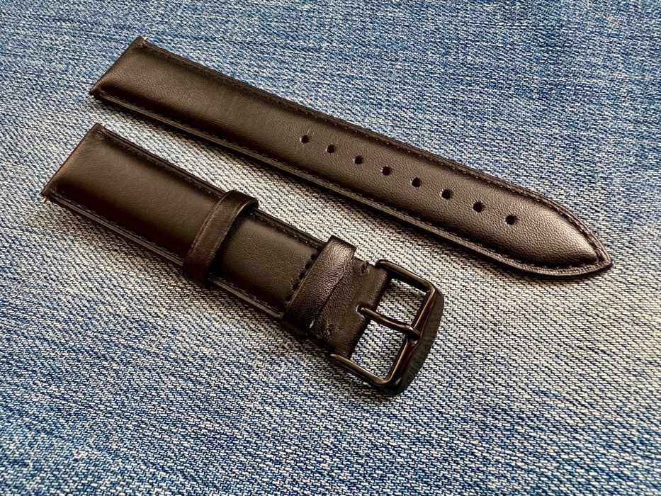 Черный кожаный ремешок 22 мм.