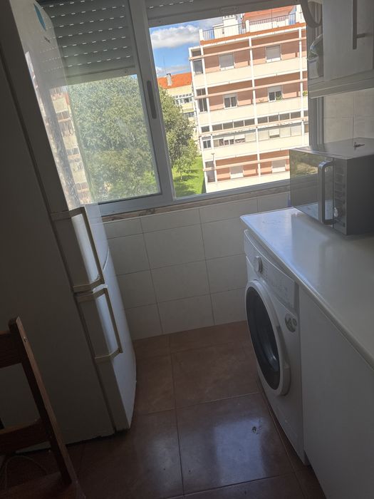 Quarto para Arrendar na Damaia