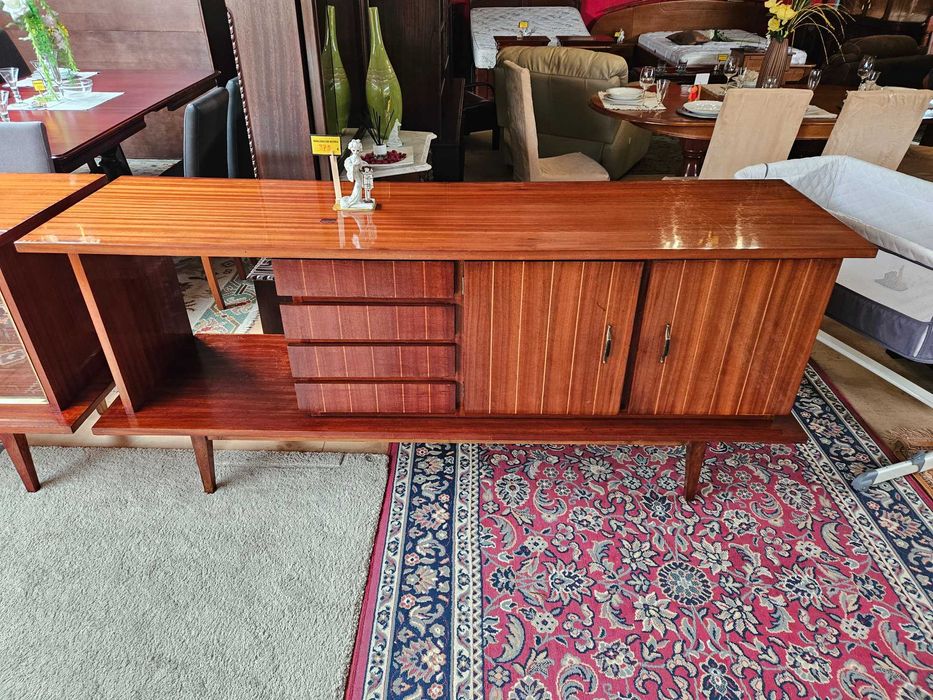 Aparador vintage - Algumas marcas de uso