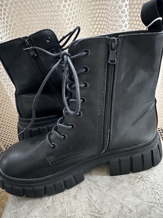 Жіночі ботінки (берці)