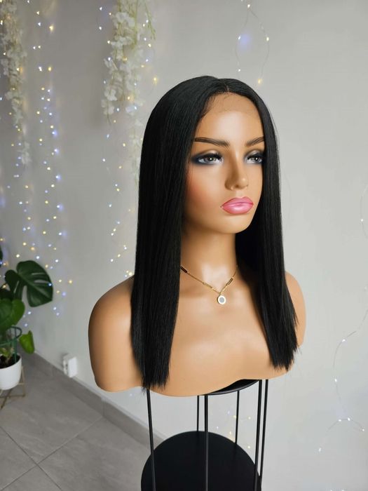 Peruka czarna syntetyczna