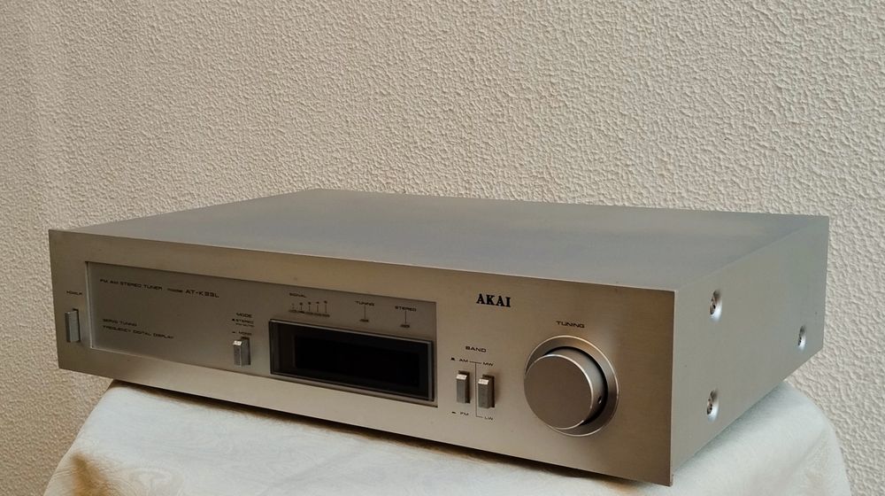 AKAI FM-AM Stereo Tuner AT-K33L