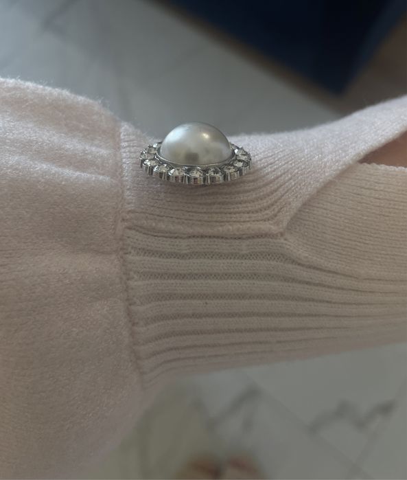 Sweter z odkrytymi ramionami Mohito