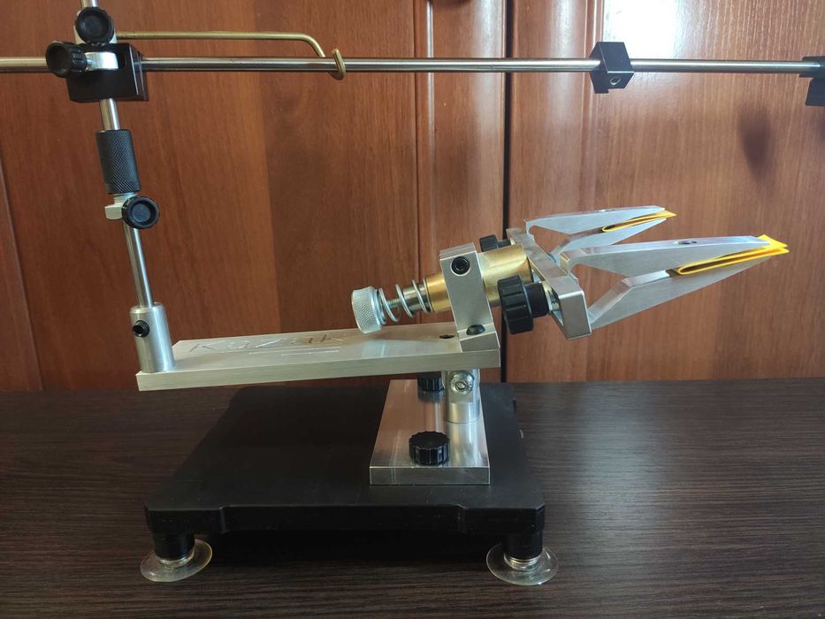 Точилка для ножів - Козак з Подіумом на липучках.