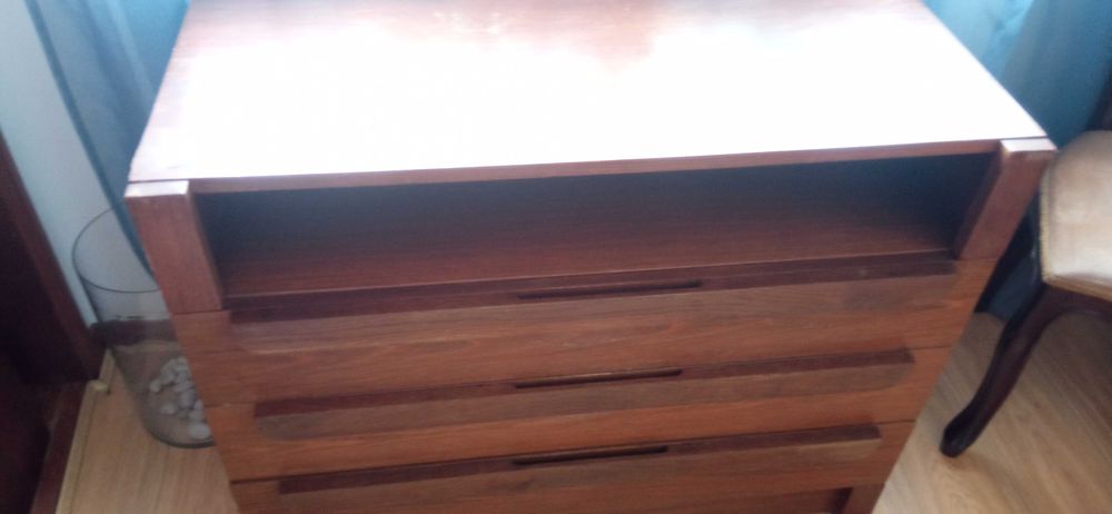 Cómoda em madeira de qualidade quarto