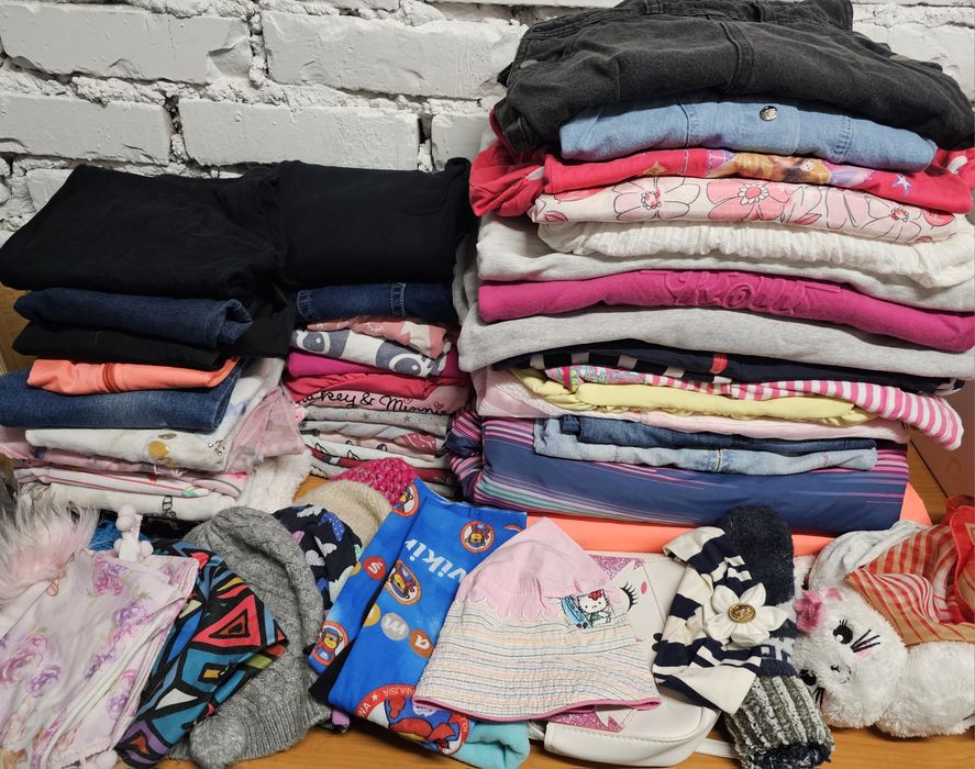 100 sztuk ubrań dla dziewczynki za 300