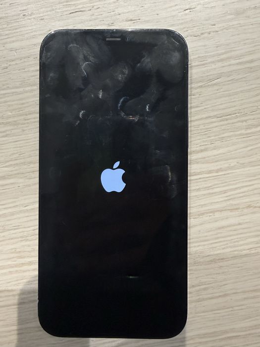 iPhone 12 pro max em bom estado