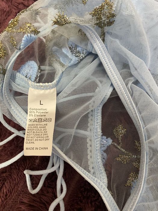 Мереживне боді блакитне з вишивкою метеликами та шнурівкою розмір Л