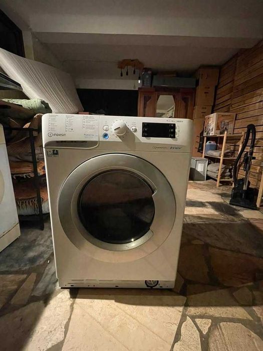 Máquina de Lavar 9kg INDESIT em bom estado