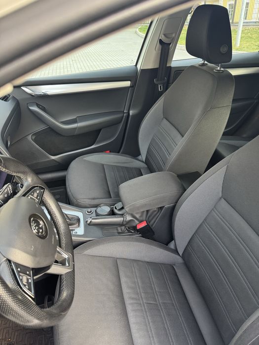 Продам Skoda Octavia Combi офіційна 2018 року