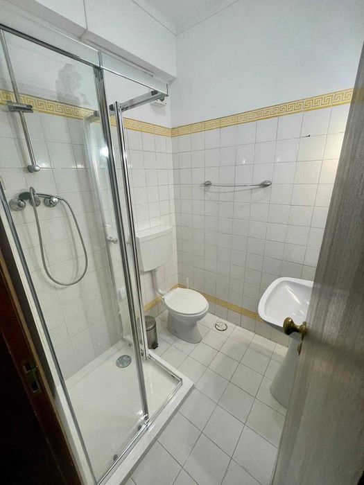 Arrenda-se Quarto Individual em Setúbal (Vale do Cobro)