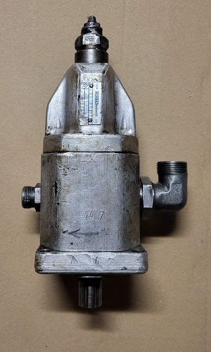 Pompa hydrauliczna zębata orsta lewa