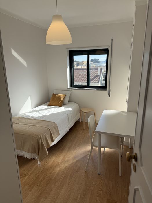 Quarto individual mobilado com despesas incluidas - livre 13Maio