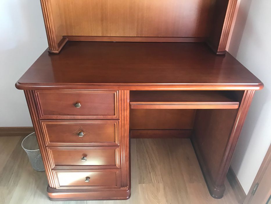 Cama 1,10 m de largura com colchão madeira cereijo