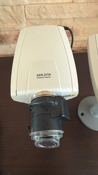 Kamery IP AXIS 211M i 211A - dwie kamery