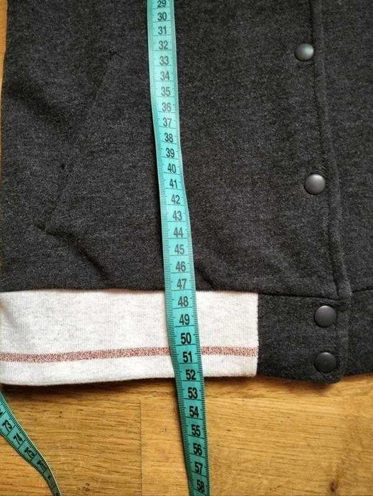 Шикарний бомбер фірми Zara