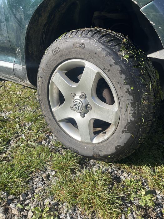 Volkswagen Touareg, надійне та обслужене авто
