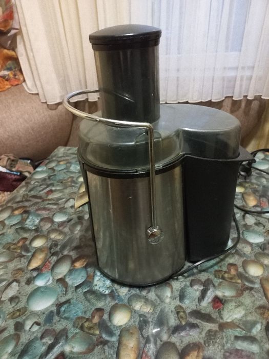 Продам соковыжималку