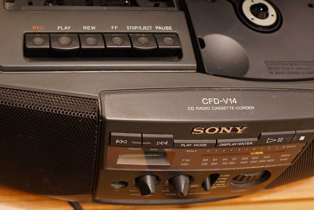 Radioodtwarzacz magnetofonowy cd Sony CFD-V14 radio fm