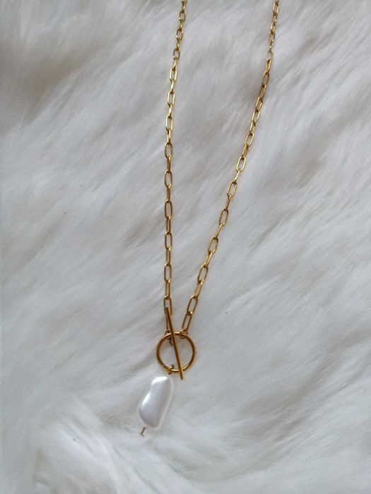 Złoty naszyjnik damski z perłą