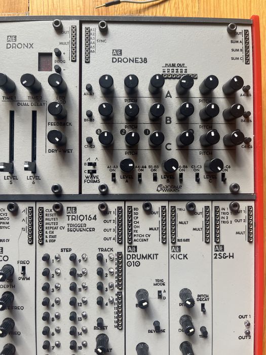 Analogue Modular Music