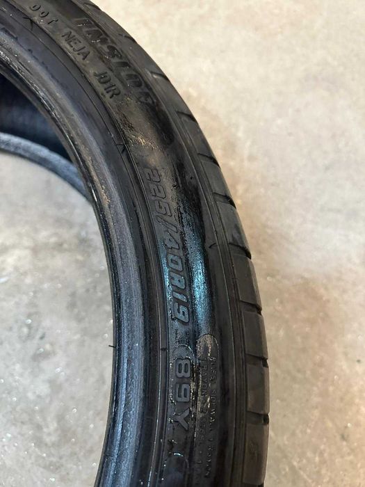 28 - Pneu good year 225/40 r19