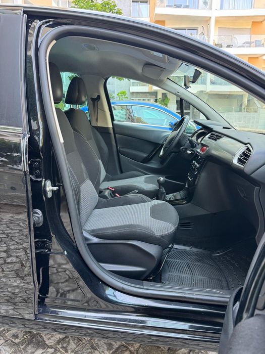 Citroen C3 1.4 HDI 68 cv Nacional (93.490 km )
Apenas ( 93.490 km )