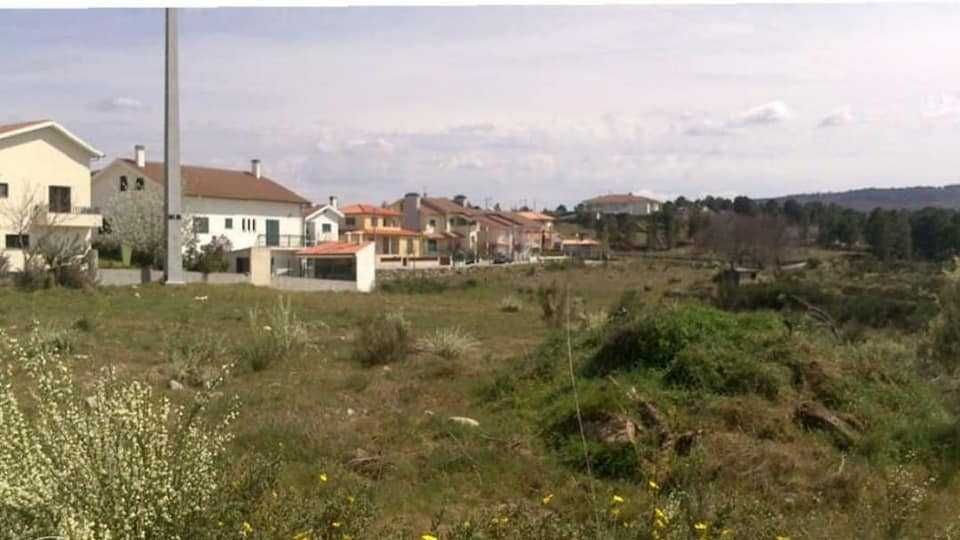 Terreno para construção em Moimenta da Beira (Bairro Sra de Fátima)