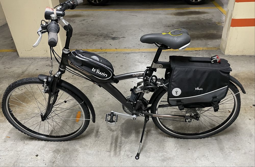 Bicicleta Senhora B-TWIN com vários acessorios