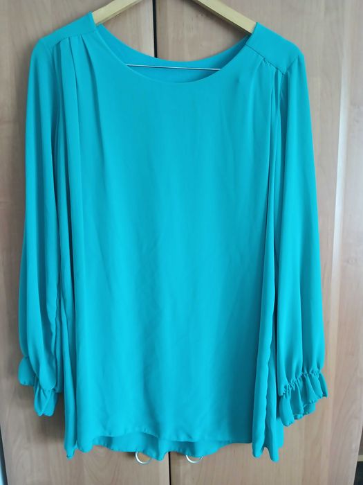 Bluzka w kolorze morskim