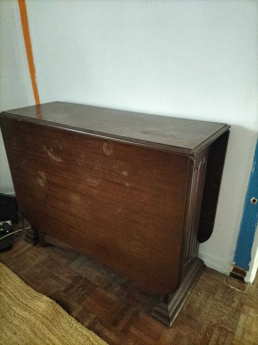 Mesa de madeira maciça