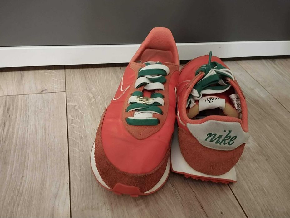 Nike Waffle Trainer 2 First Use Orange size 43