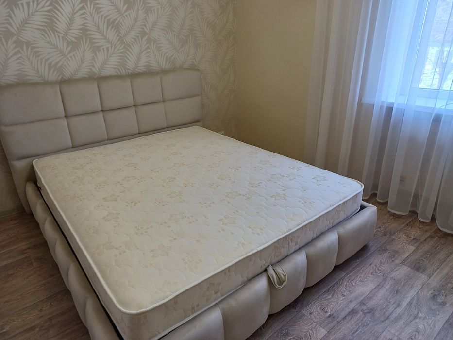 Продам 2 кв(Сертификат) АО сталинка центр, прописаных нет, документы г