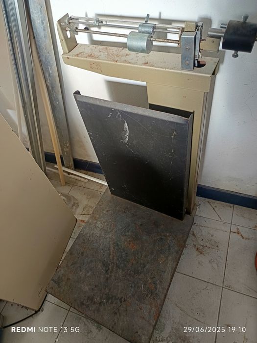 Balança à moda antiga a funcionar