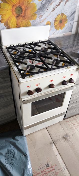 Газовая плита с духовкой