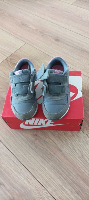 Nike dziewczęce 27.5