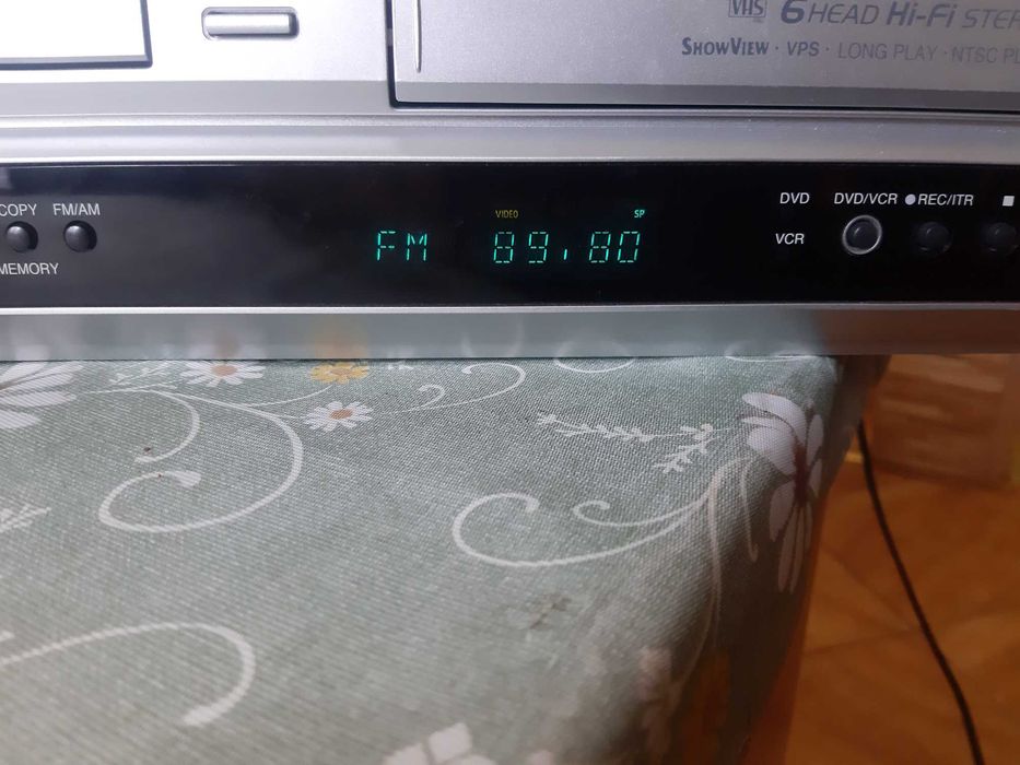 Magnetowid Universum DVD-VCR4340