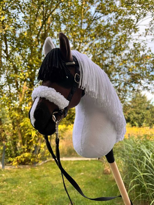 Konik Hobby Horse A4 lekki konik do skoków z ogłowiem #52