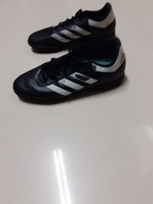 Sapatilha de futebol Adidas