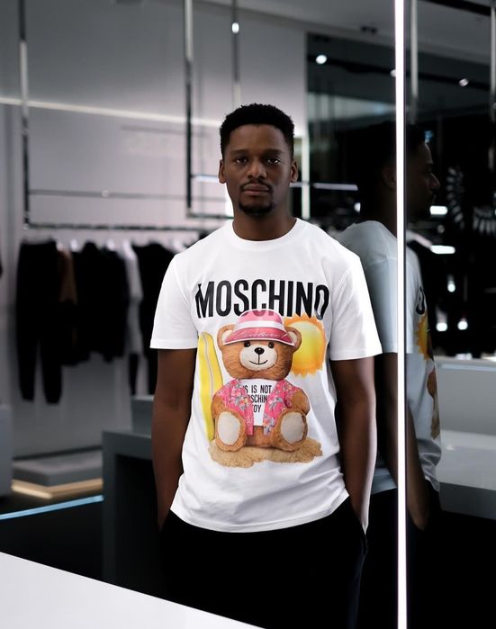 T-shirt exelente qualidade Moschino