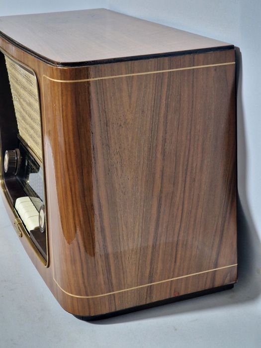 Rádio antigo reparado Grundig