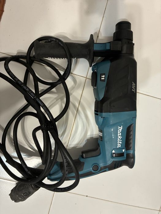Martelo SDS 240v topo MAKITA hr2631f novo a estrear custa  €285 N/loja