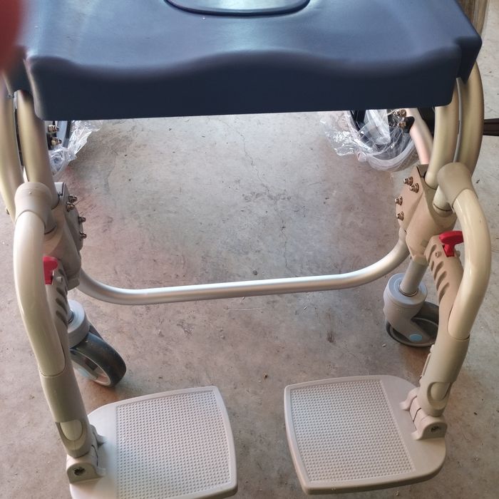 Cadeira de banho nova