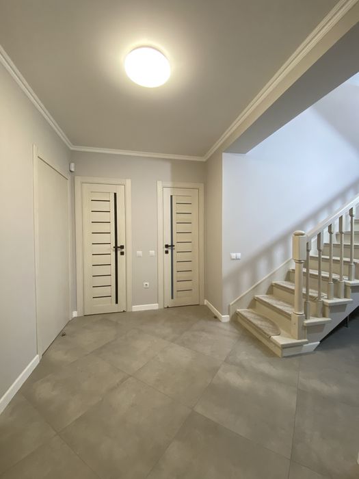 Сучасний сімейний будинок у передмісті Тернополя