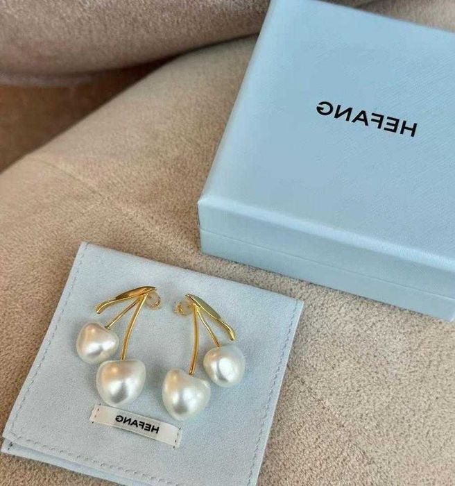 Kolczyki Hefang Cream Cherry – ponadczasowa moda
