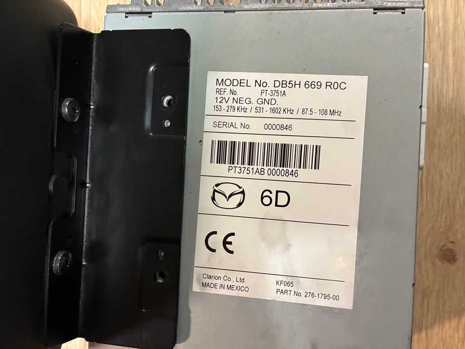 Fabryczne radio Mazda 2 2016 stan idealny DB5H669R0C