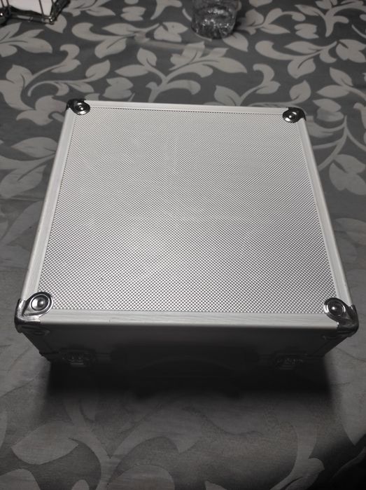 Caixa / mala em alumínio