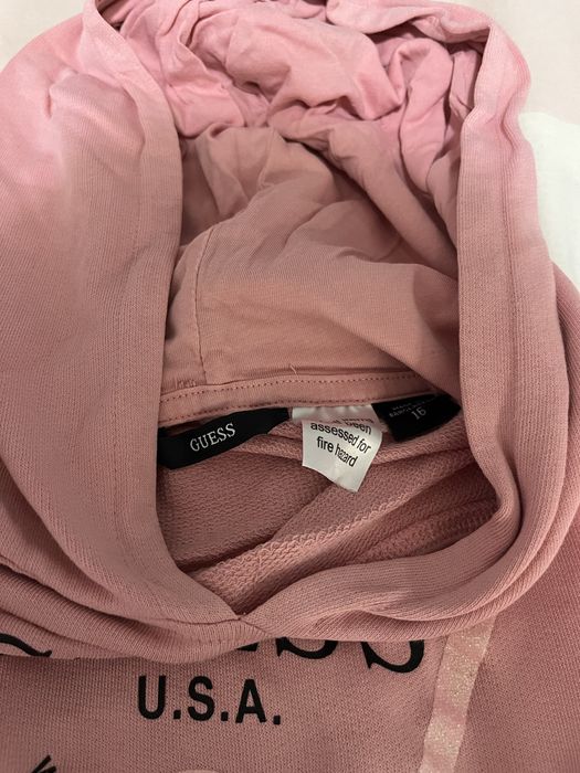 Różowa bluza Guess z kapturem